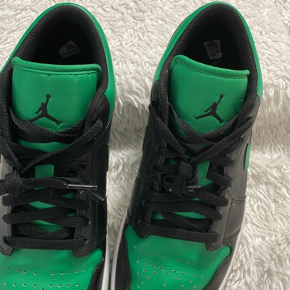 Nike Air Jordan 1 Low Black Lucky Green Mens Size 11 US - Picture 8 of 8